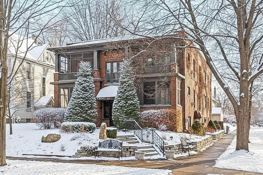 918 Goodrich Avenue - Photo 1