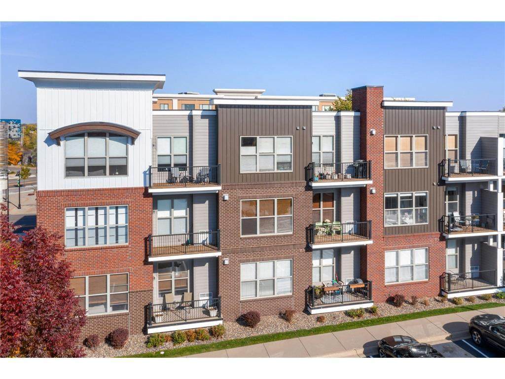 3640 Wooddale Avenue - Photo 1