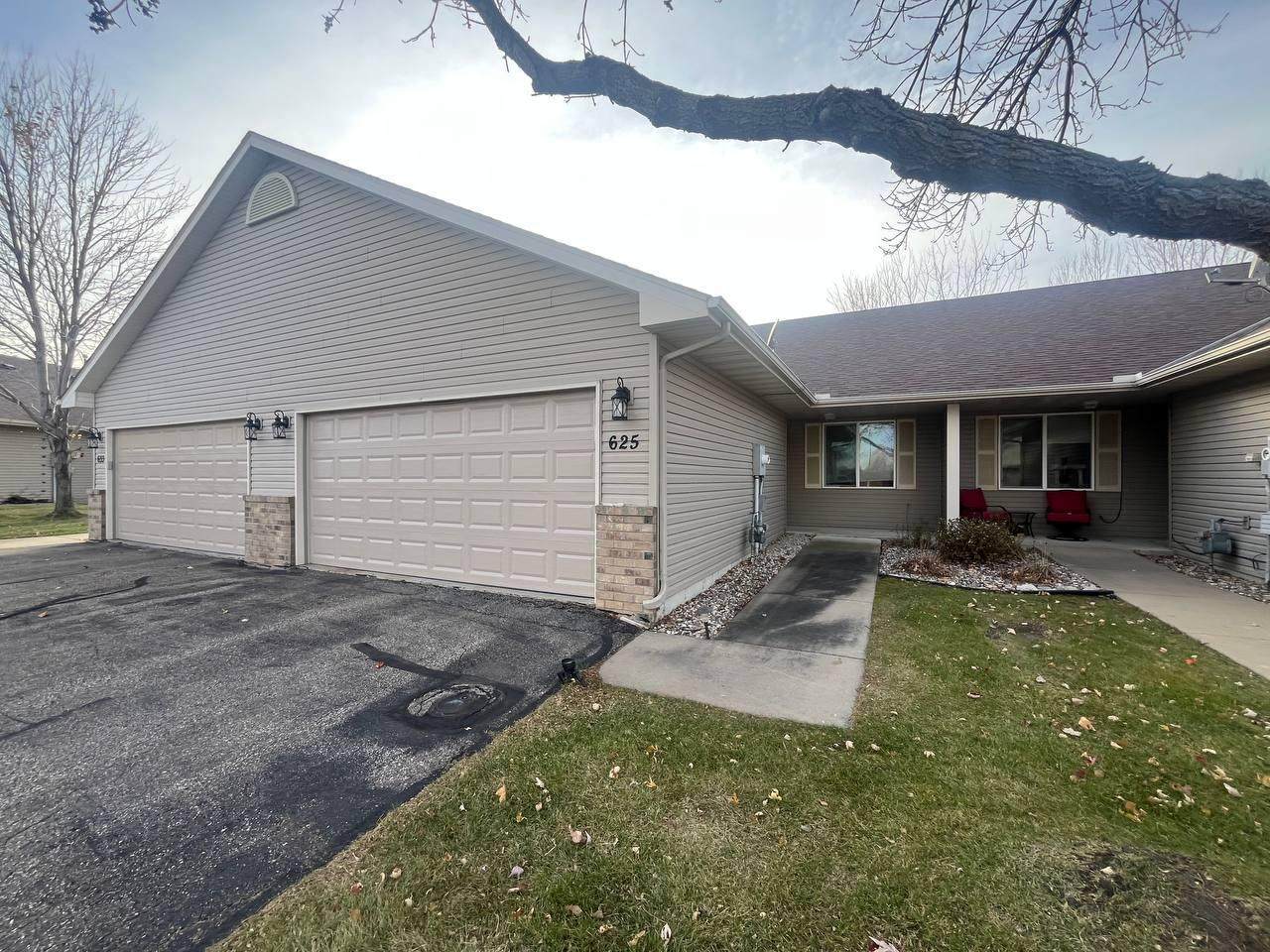 625 Meadow Lane - Photo 1