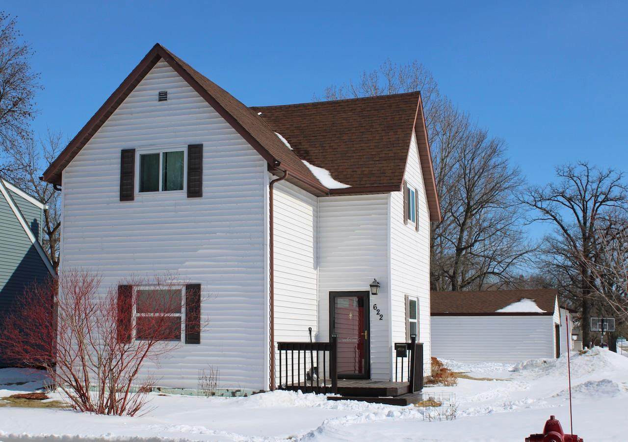 622 Saint Paul Avenue - Photo 1