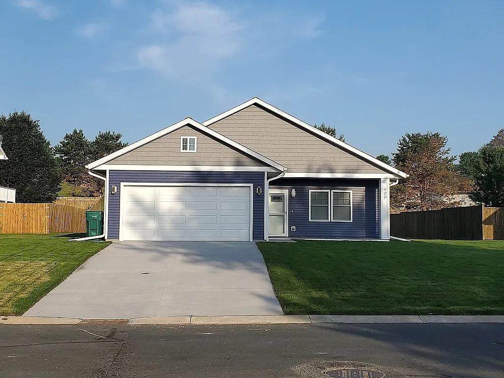 900 8th Avenue - Photo 1