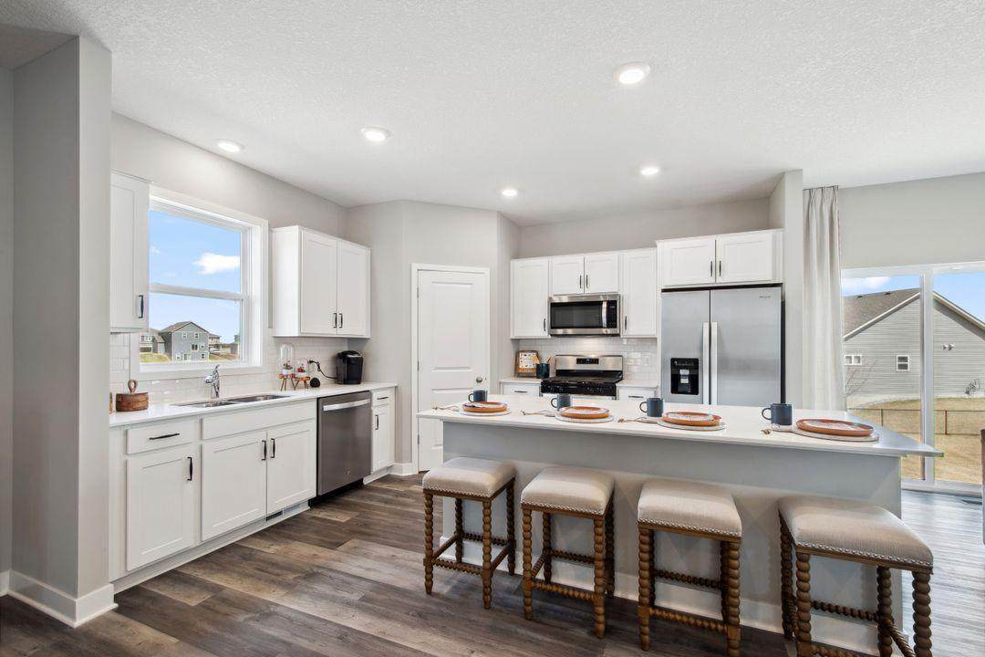 957 Huntington Way - Photo 1