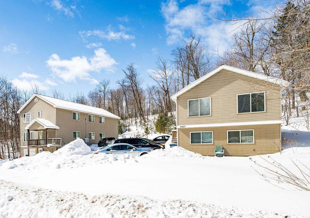 2425 Vermilion Road - Photo 1