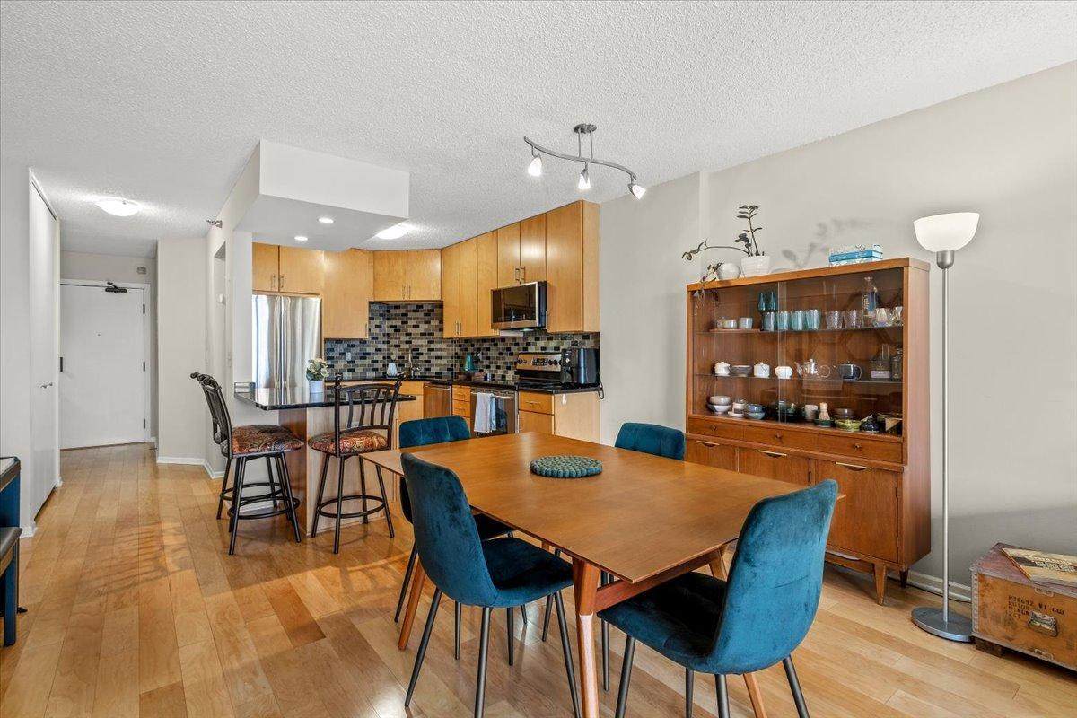 401 1st Street - Photo 1