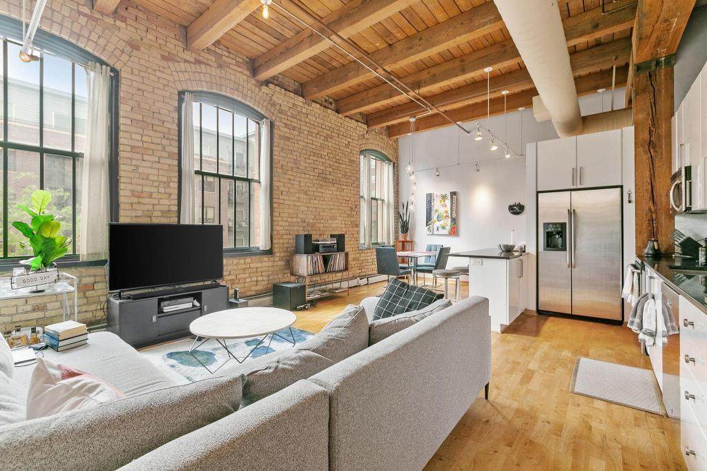 400 1st Street - Photo 1