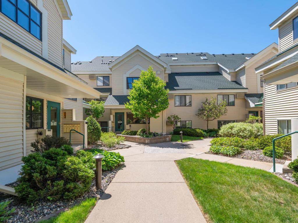 7605 Edinborough Way - Photo 1