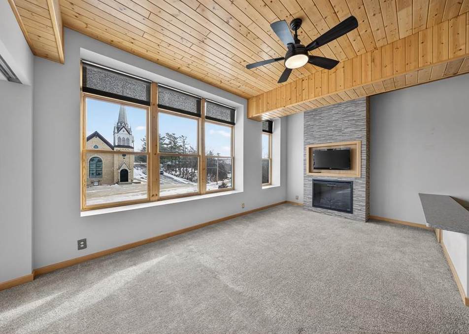 201 Ridgeview Lane - Photo 1