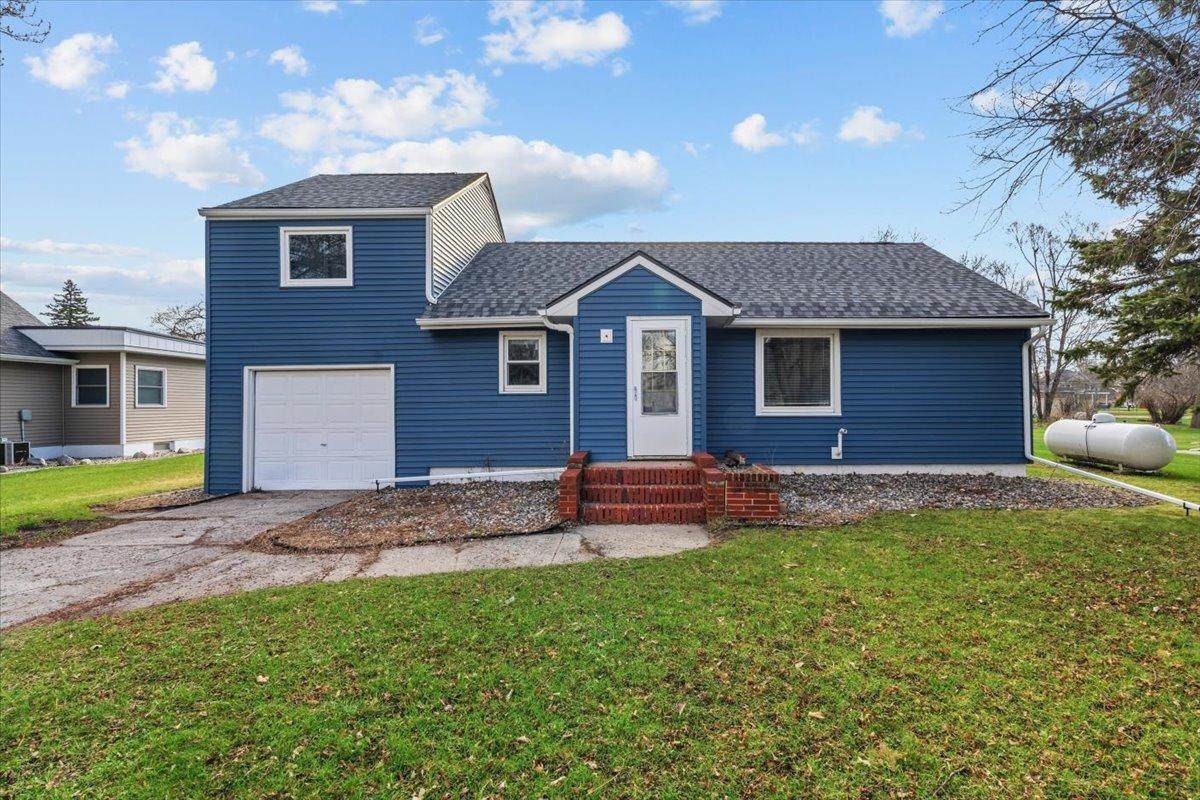 515 5th Street - Photo 1