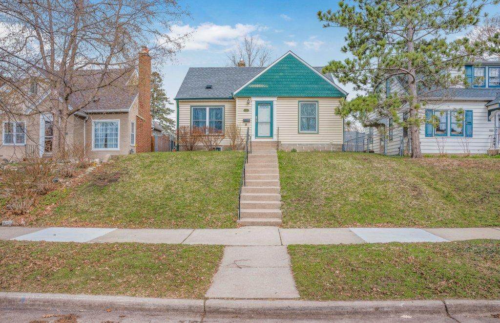 1981 James Avenue - Photo 1