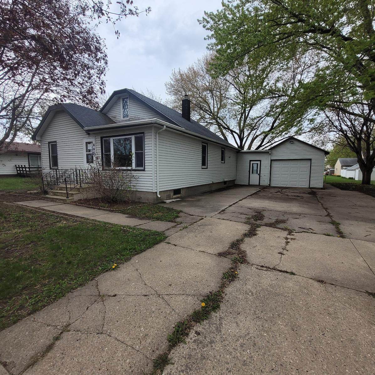 440 Main Street - Photo 1