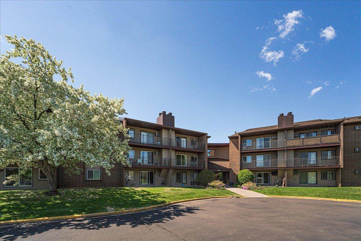 3440 Golfview Drive - Photo 1