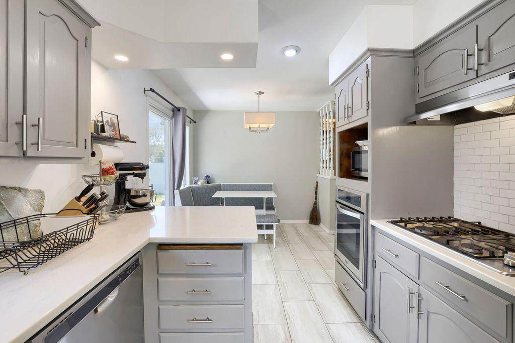 2550 Aldine Street - Photo 1