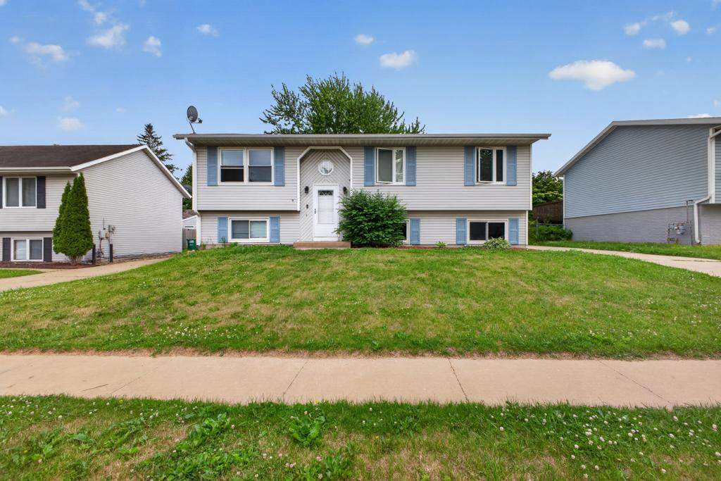 2042 50th Street - Photo 1