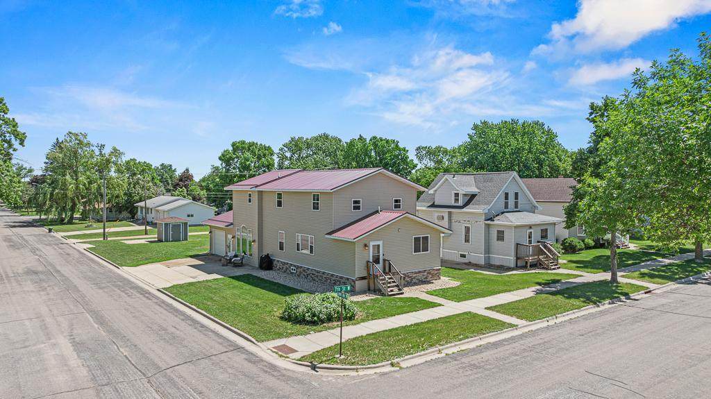 313 7th Street - Photo 1