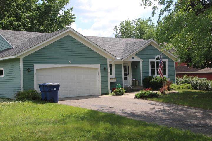 906 21st Street - Photo 1