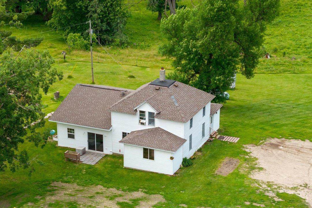 3020 72nd Street - Photo 1