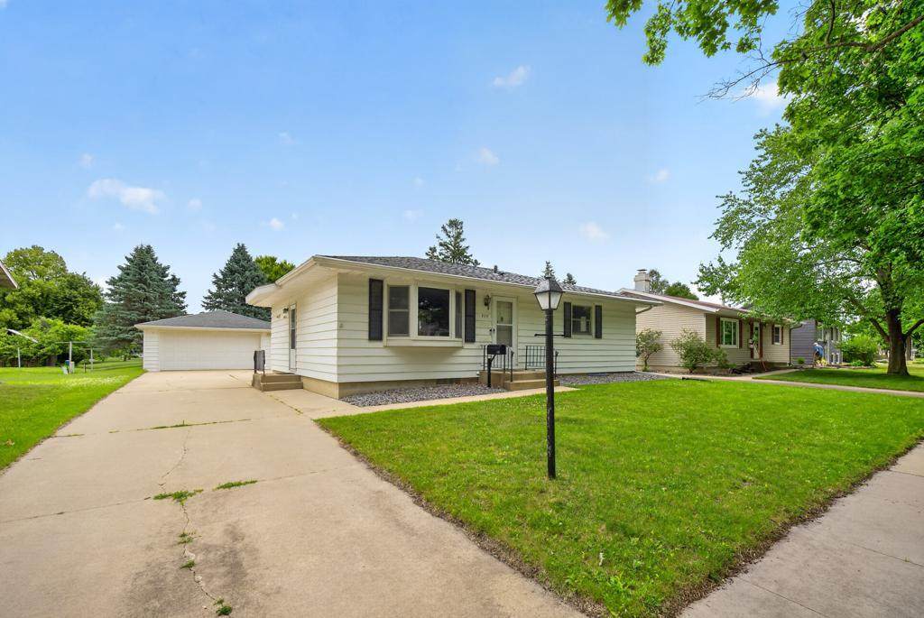 915 16 1/4 Street - Photo 1