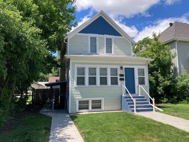 910 7th Street - Photo 1