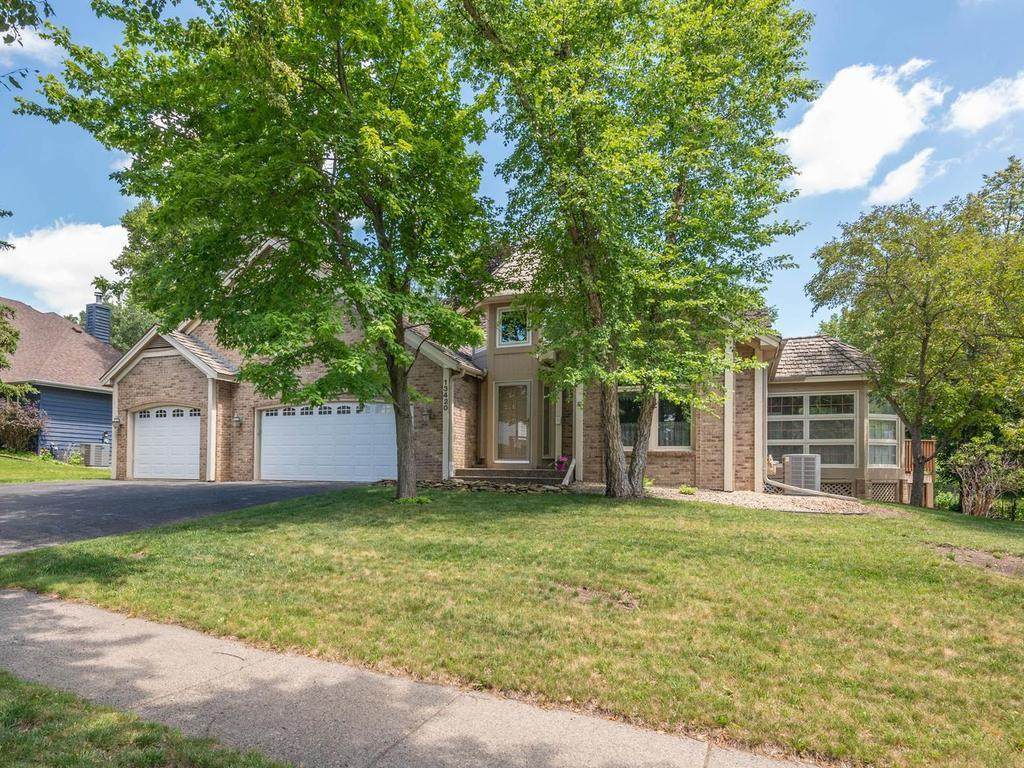 13420 Pennock Avenue - Photo 1
