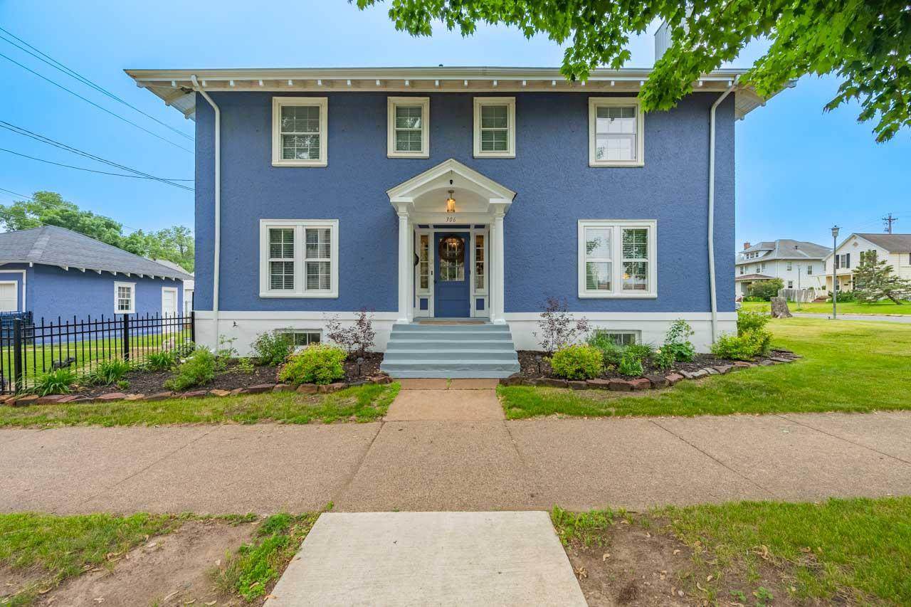 306 21st Street - Photo 1