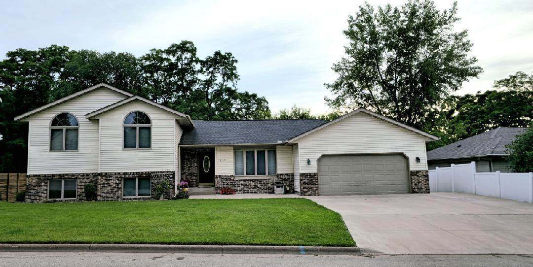 1321 Ridgewood Drive - Photo 1