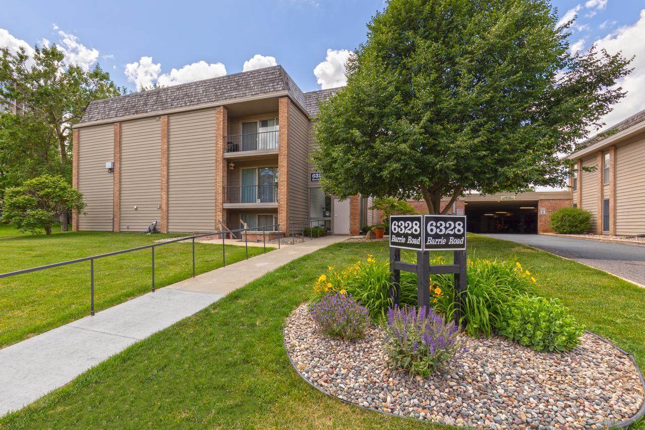 6328 Barrie Road - Photo 1