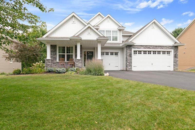2460 White Pine Way - Photo 1