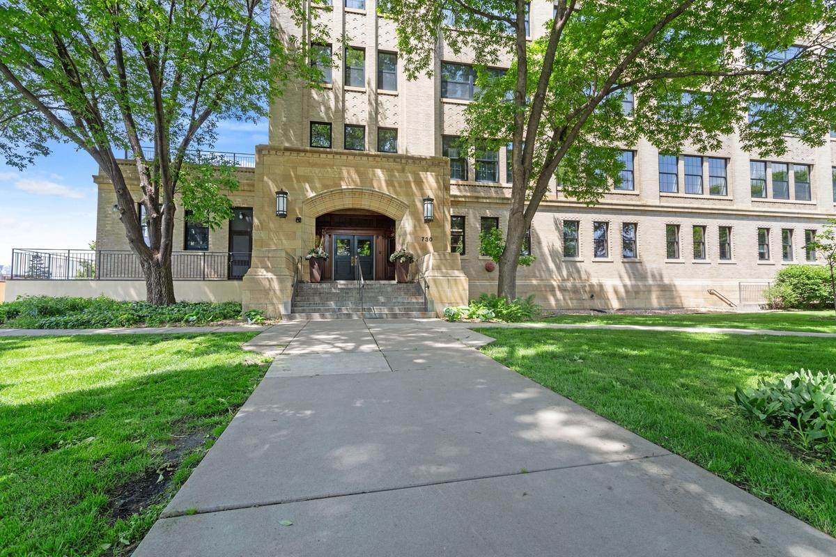 730 Stinson Boulevard - Photo 1