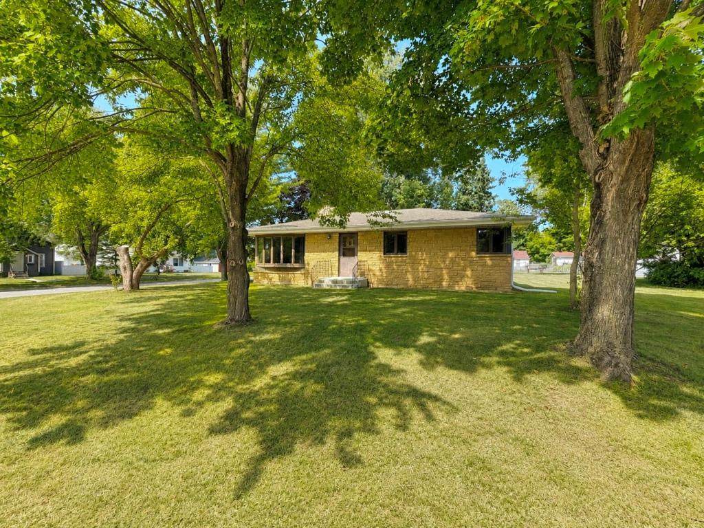 515 6th Street - Photo 1