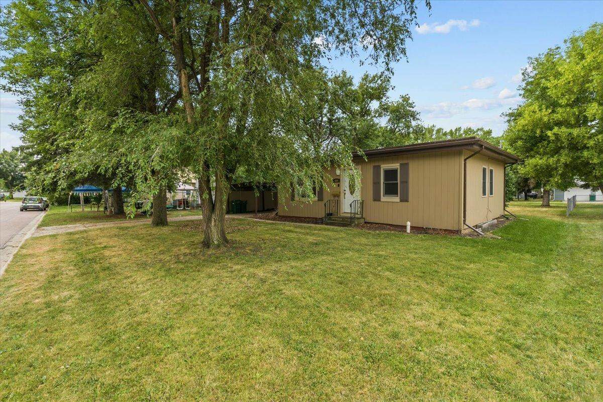 609 Center Street - Photo 1