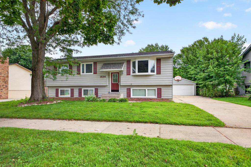1634 7th Avenue - Photo 1