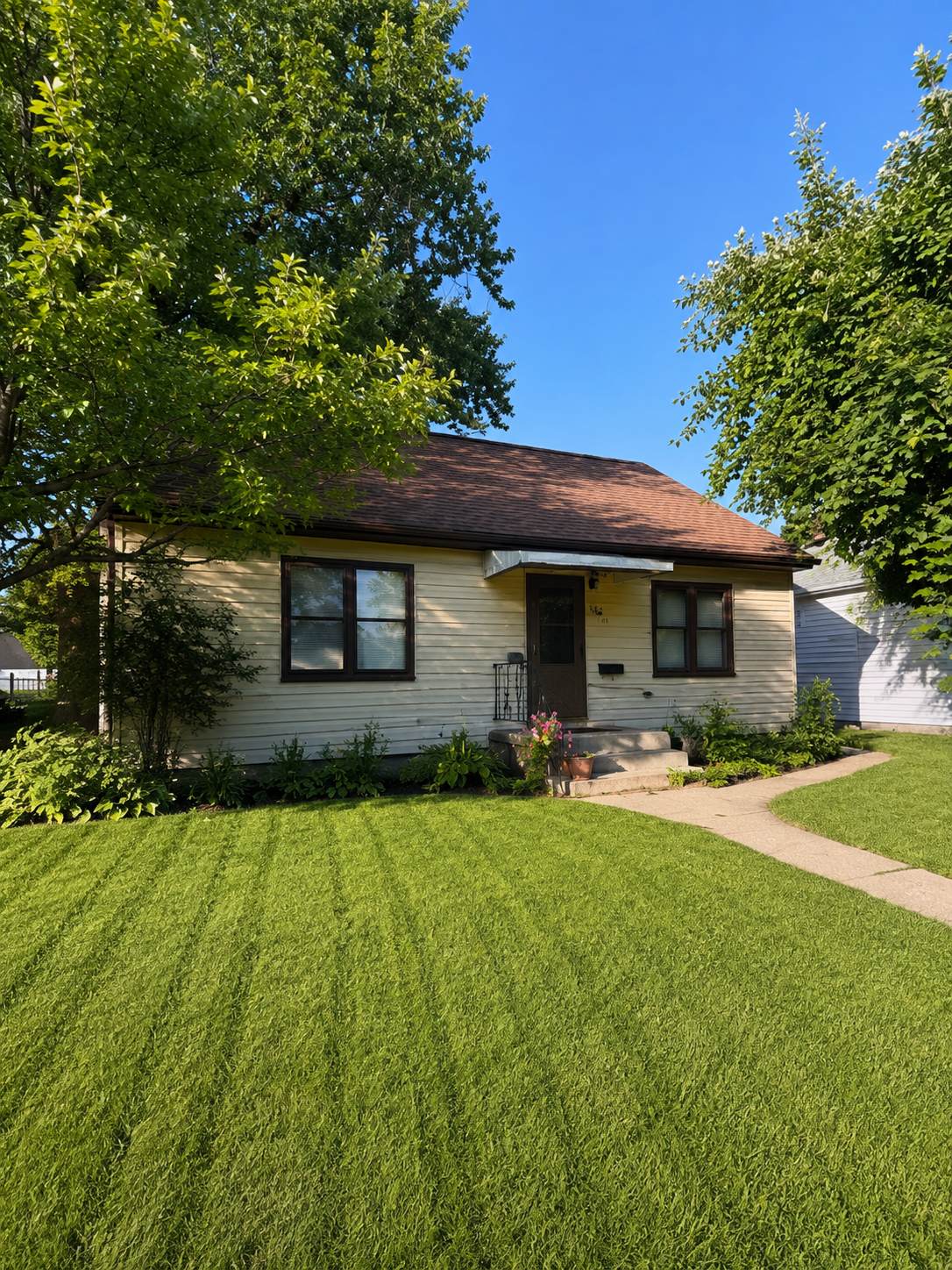 126 Riverside Drive Ne - Photo 1