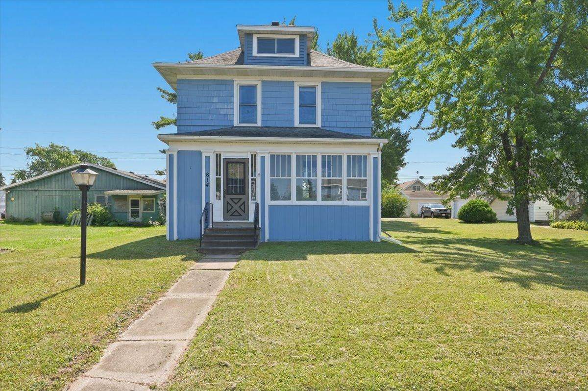 814 20th Street - Photo 1