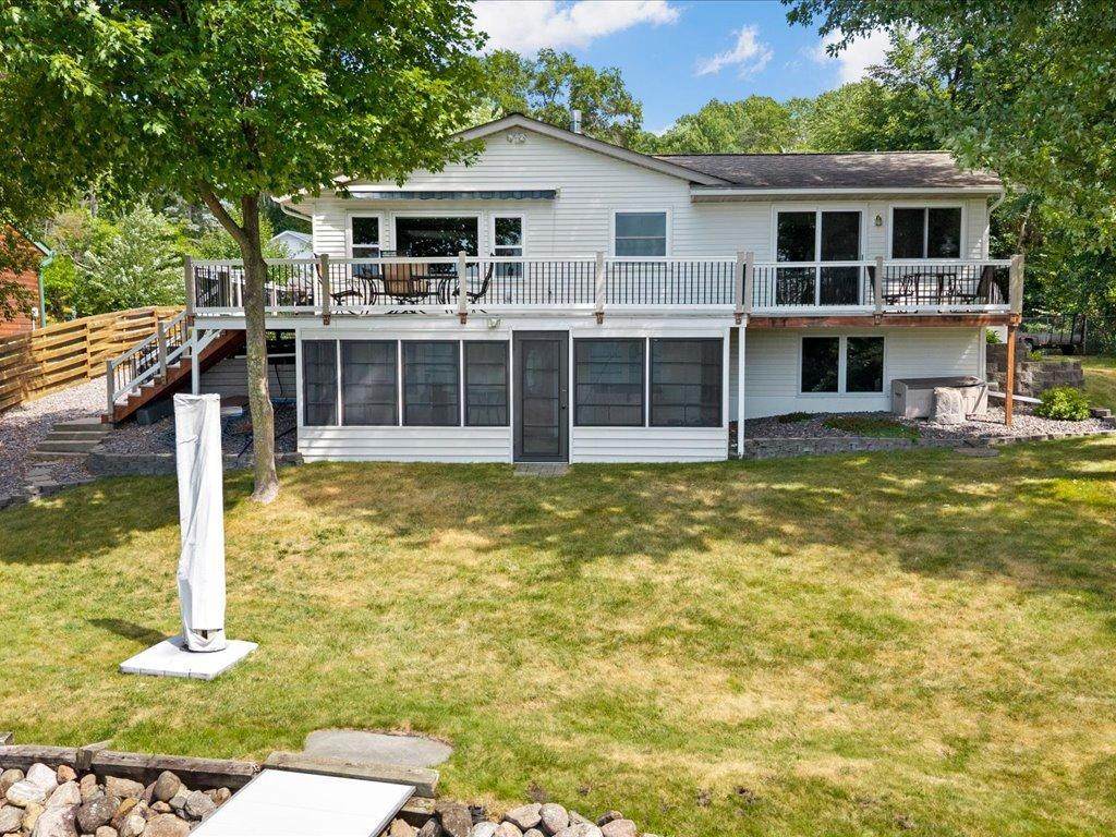 15809 Pine Shores Road - Photo 1