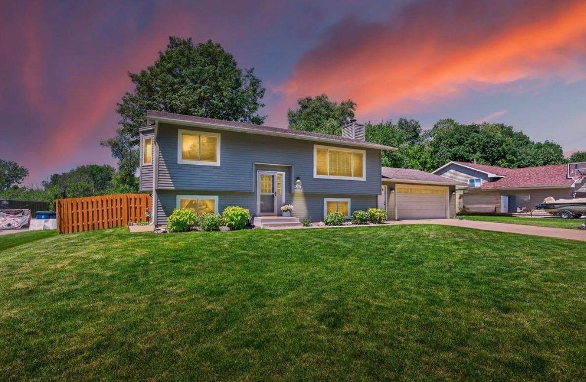 4251 Elizabeth Lane - Photo 1