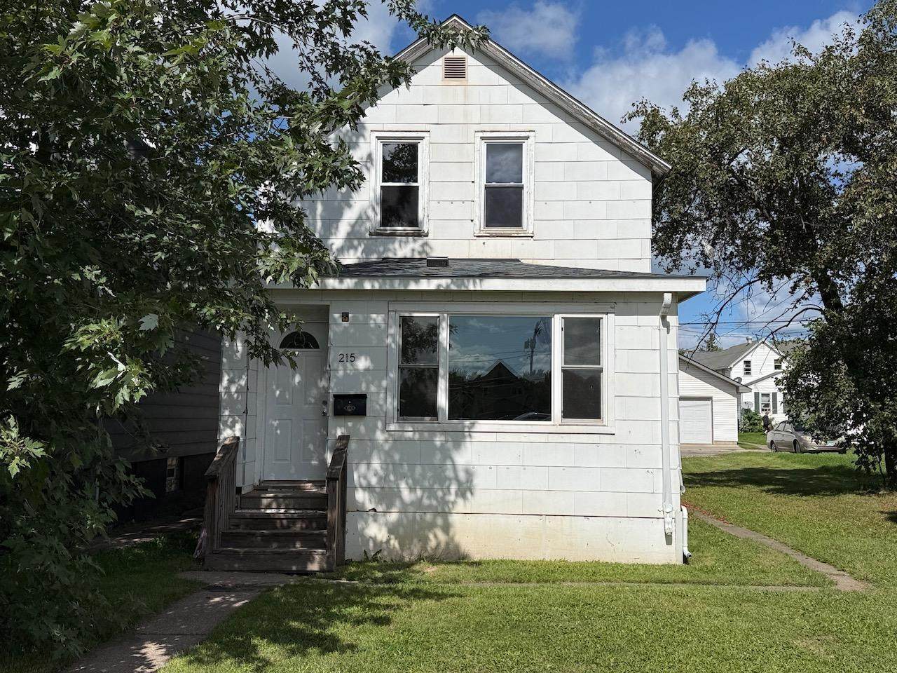 215 6th Street - Photo 1