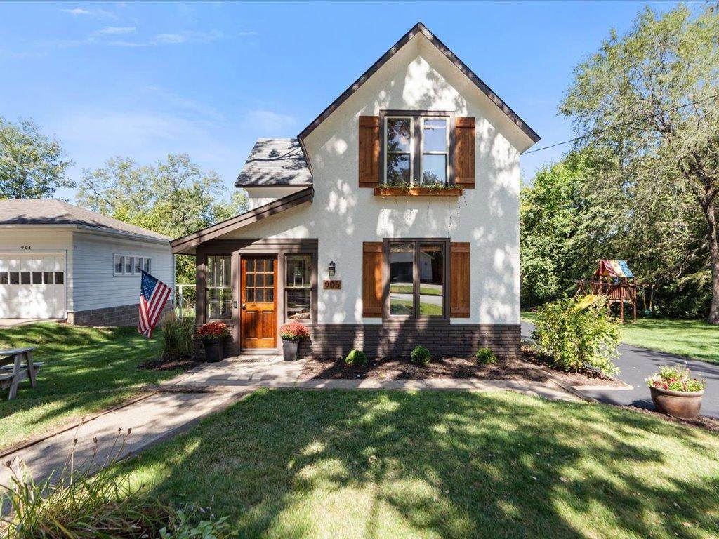 905 Bluff Avenue - Photo 1