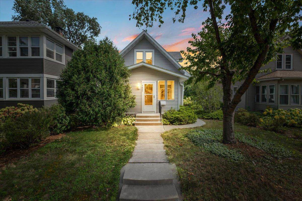 3637 33rd Avenue - Photo 1