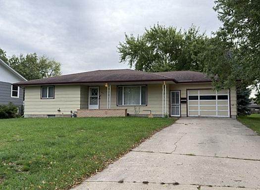 1421 12th Street - Photo 1