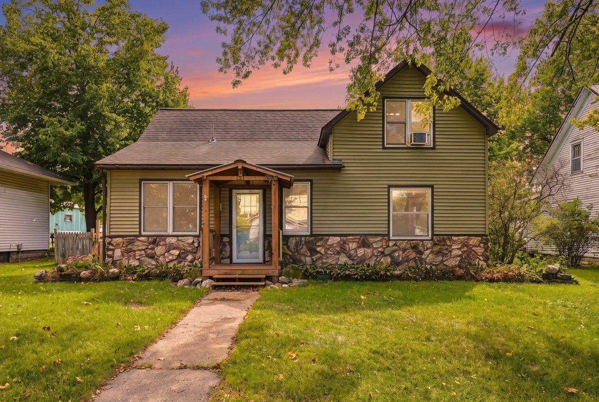 121 Race Avenue - Photo 1