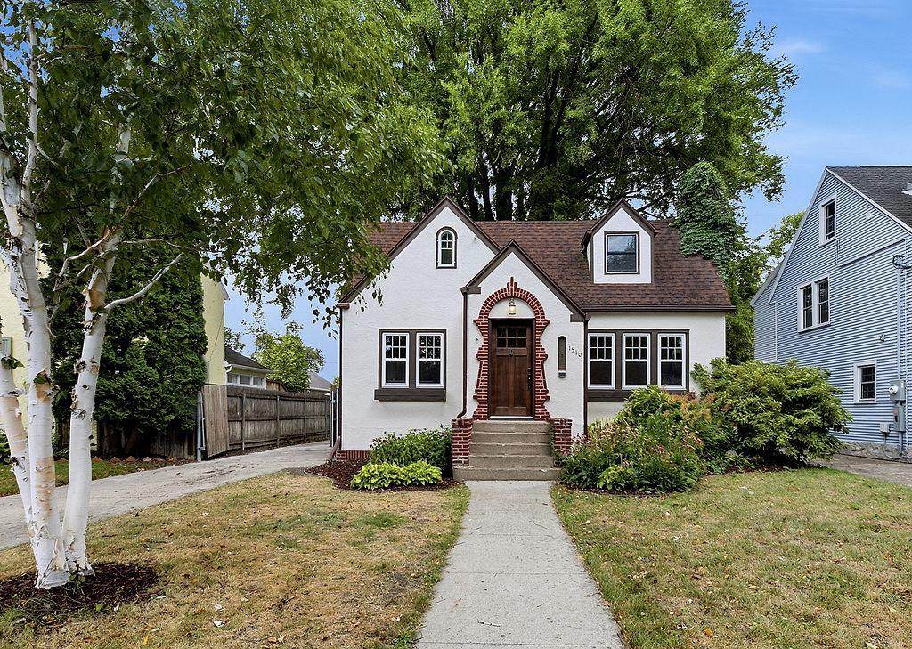 1510 8th Street - Photo 1
