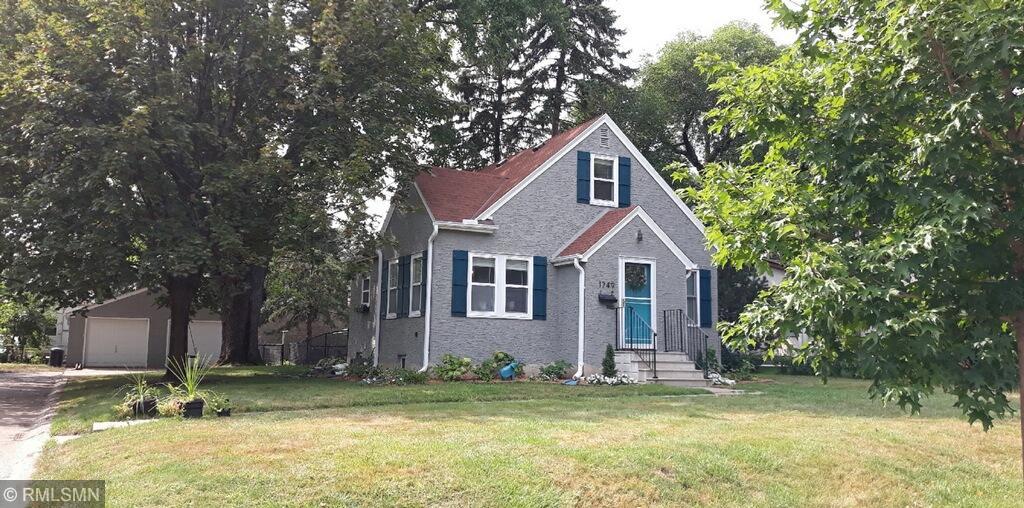 1749 Albert Street - Photo 1