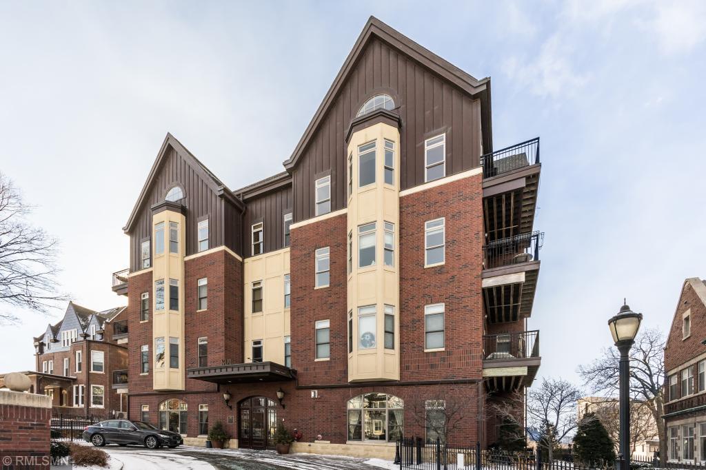 301 Clifton Avenue - Photo 1