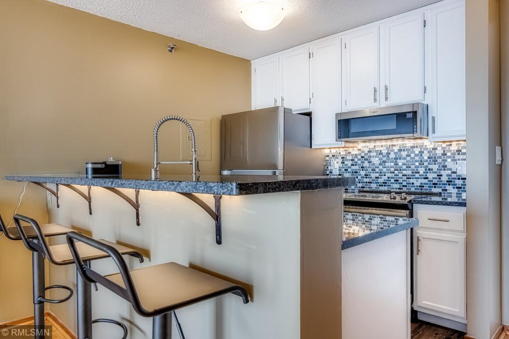 433 7th Street - Photo 1