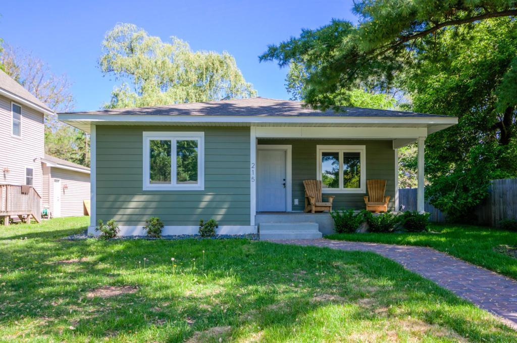 215 Owasso Boulevard - Photo 1