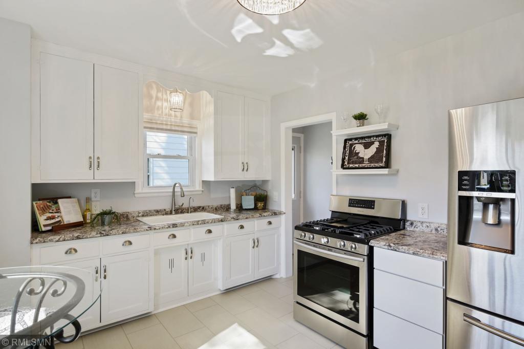 3609 Quebec Avenue - Photo 1