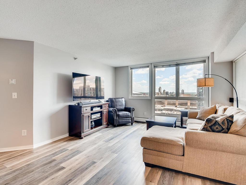 433 7th Street - Photo 1