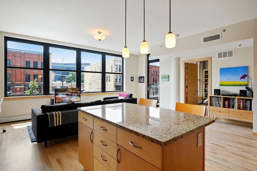 215 10th Avenue - Photo 1