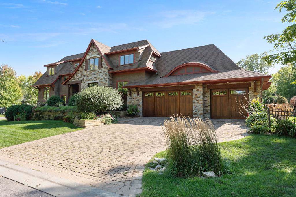 207 Manitoba Avenue - Photo 1