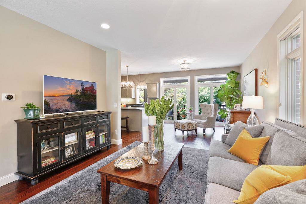 134 Bank Street - Photo 1
